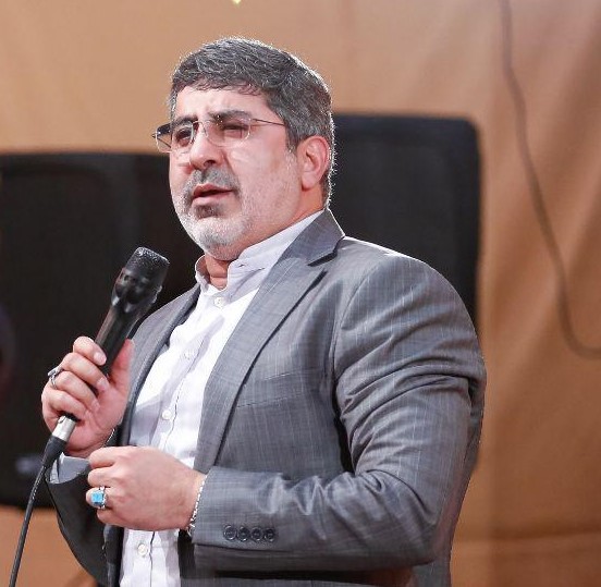 محمد رضا طاهری نشسته برق شادی توی چشمای هادی